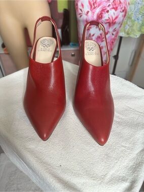 Vince Camuto Red Leather Pointed-Toe Slingback Mules 4” heel